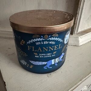 Bath & Body Works Flannel Scented Candle - Navy and Gold